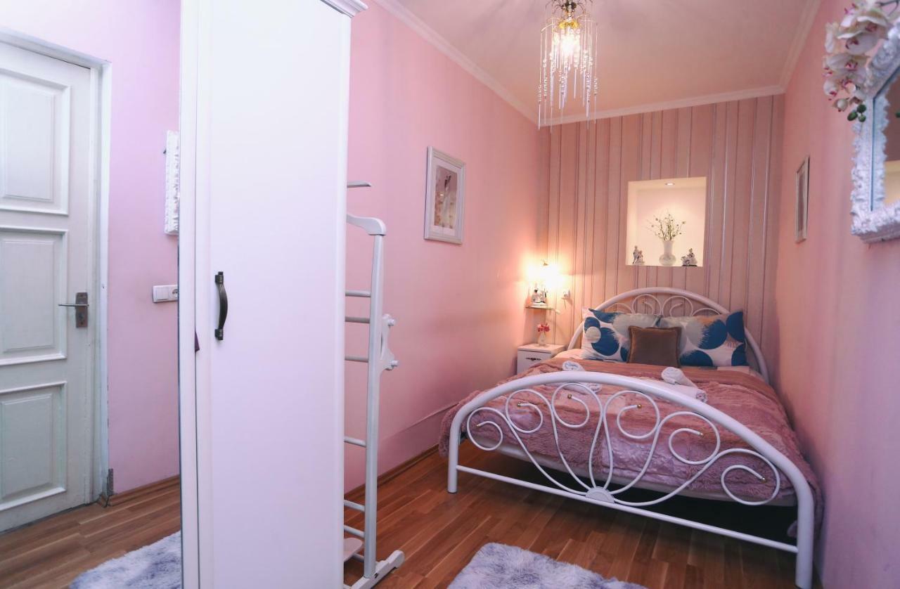 Apartment On Freedom Square Diuma Street Tbilisi Eksteriør bilde